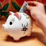 Quanto Poupar Enquanto se Vive com os Pais? Guia Prático para Juntar Dinheiro